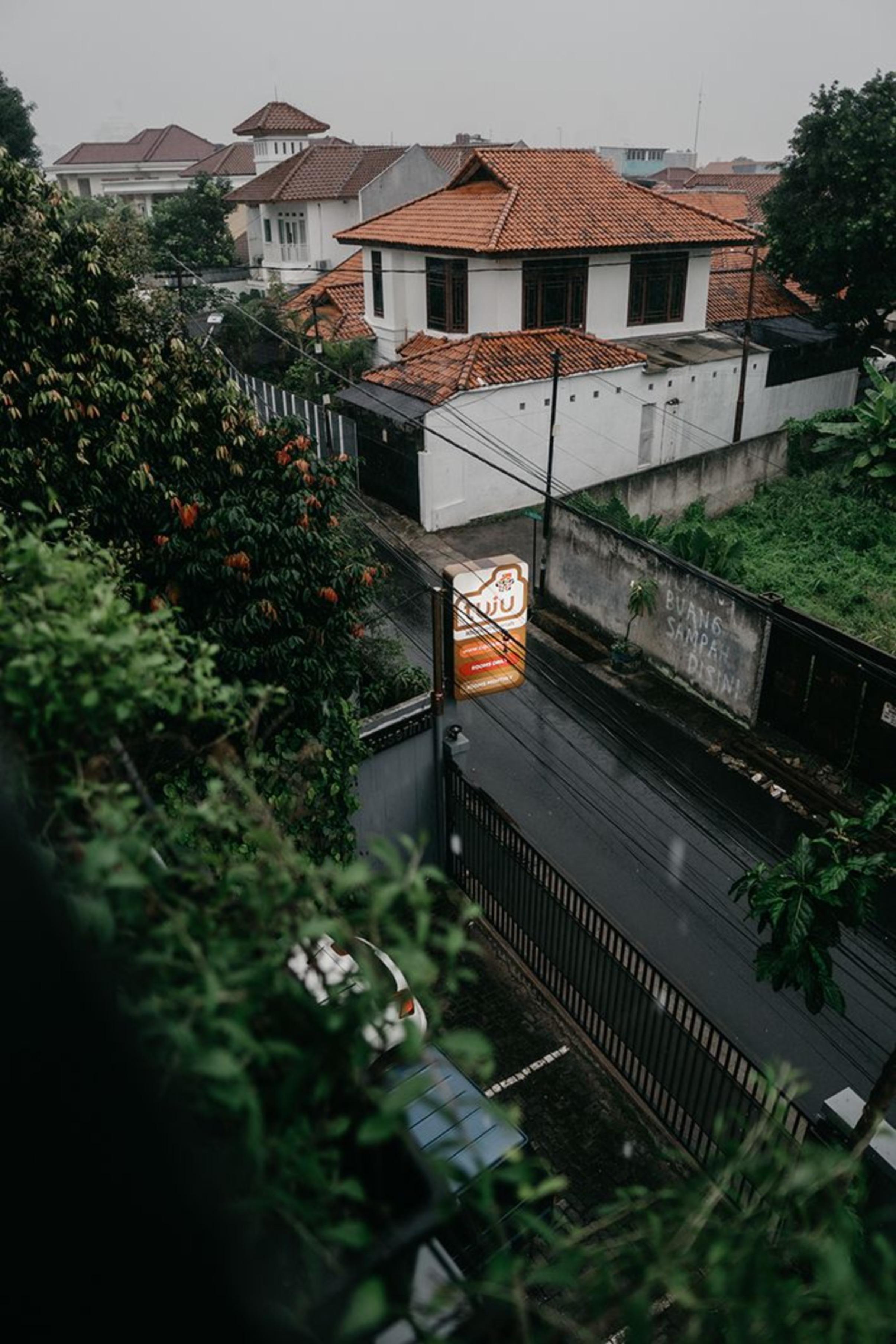 Tuju Abuserin Syariah Jakarta Buitenkant foto
